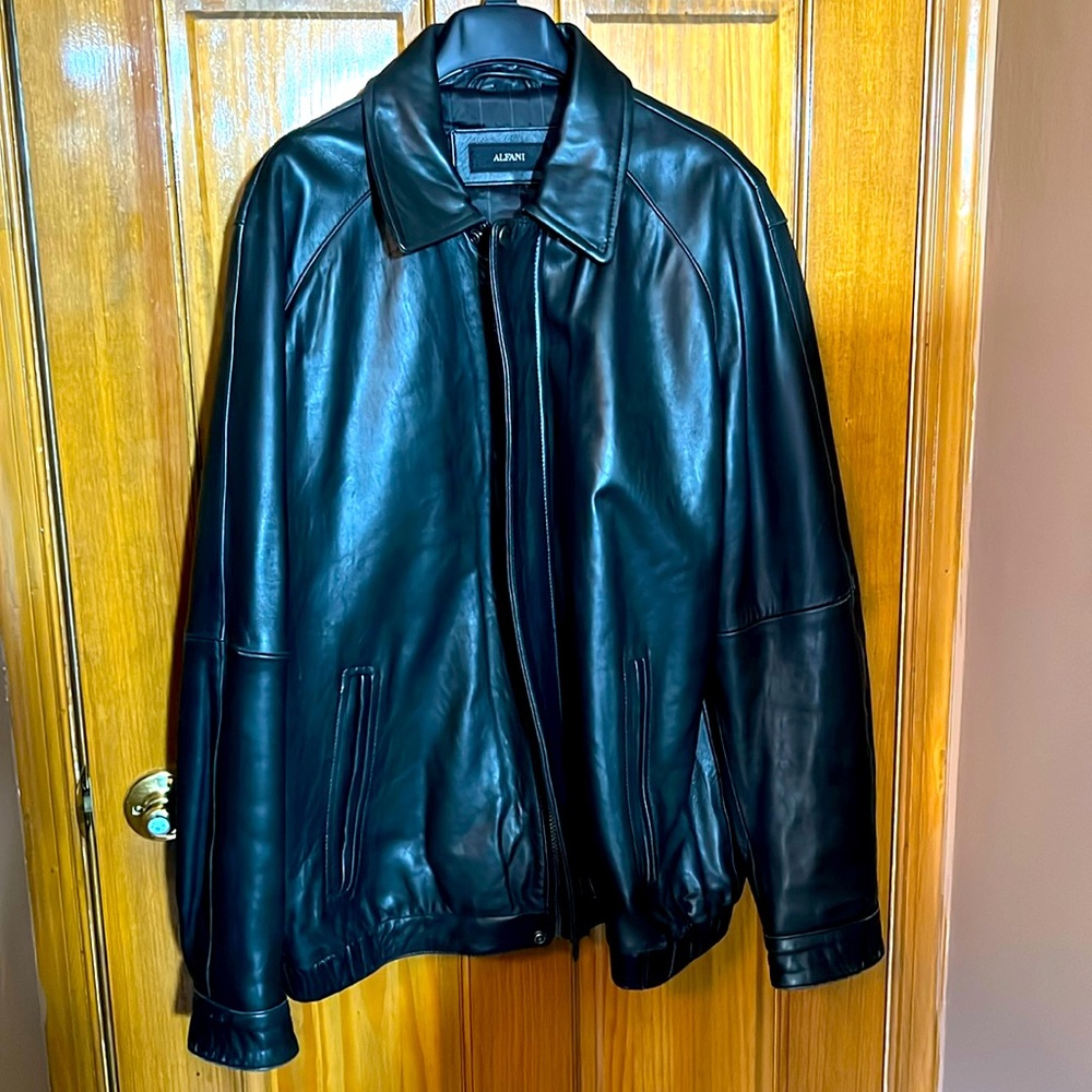 Men’s Black Leather Jacket (Alfani) Size: Large